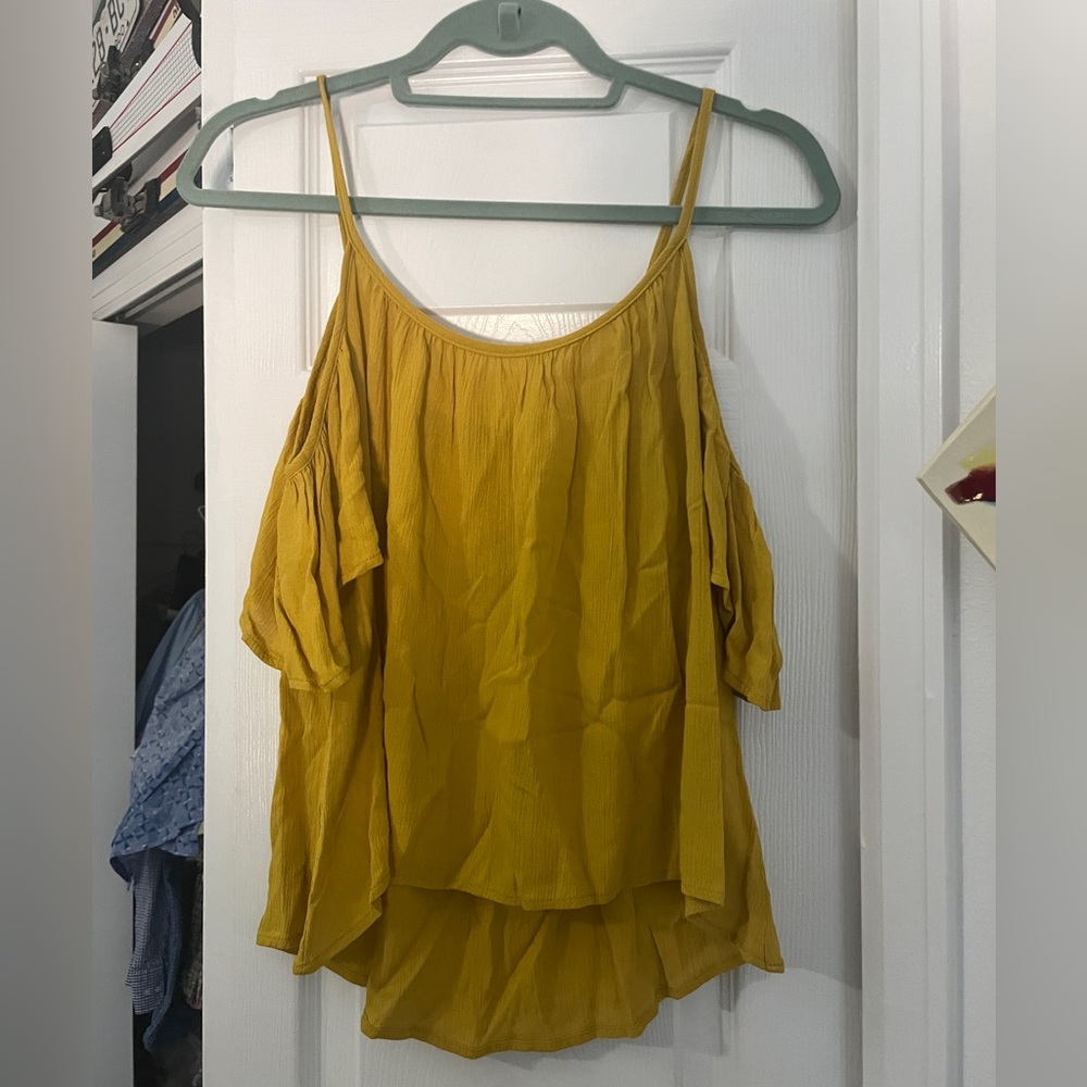 Junior's One Clothing X-Small Yellow Cold Shoulder Shirt